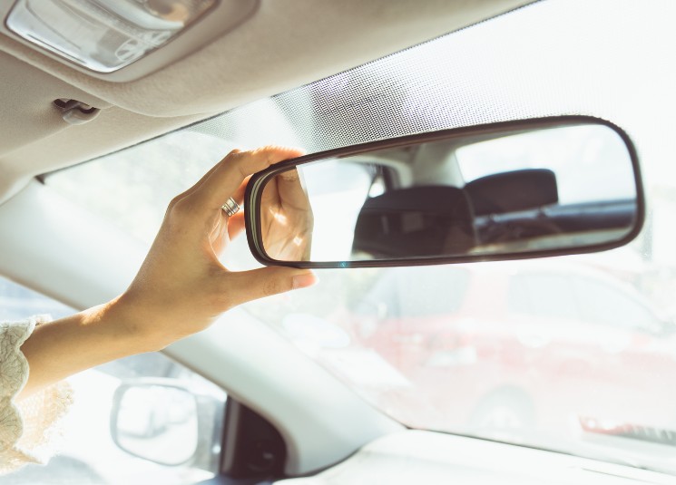 Rear View Mirror Falls Off with Glass